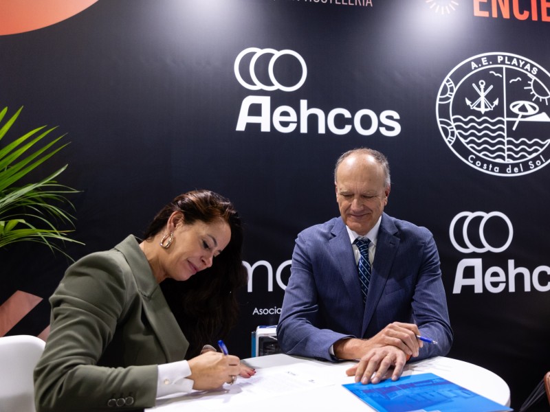 Firma convenio FYCMA-AEHCOS