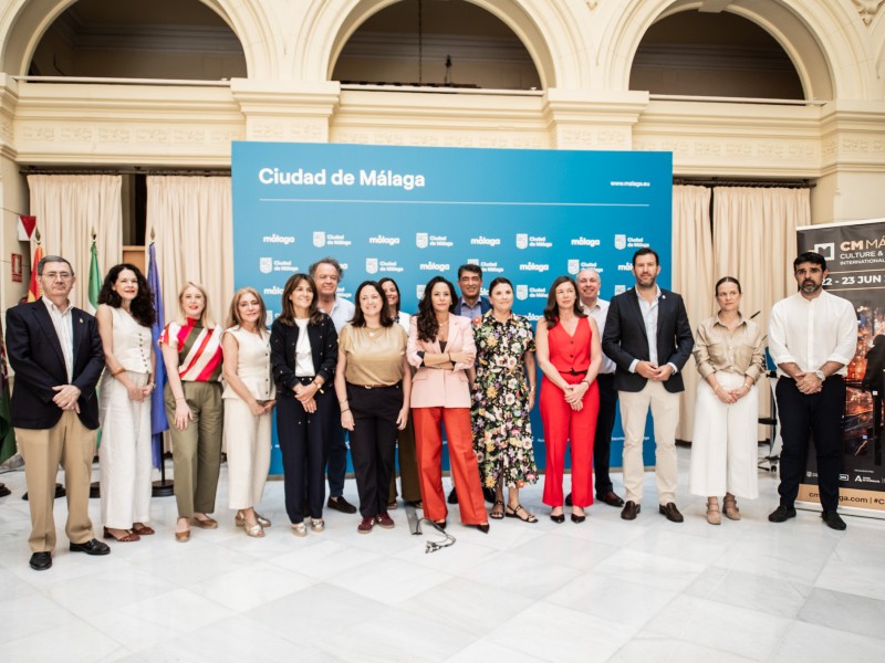 Rueda de prensa CM Málaga - foto de familia 800x600